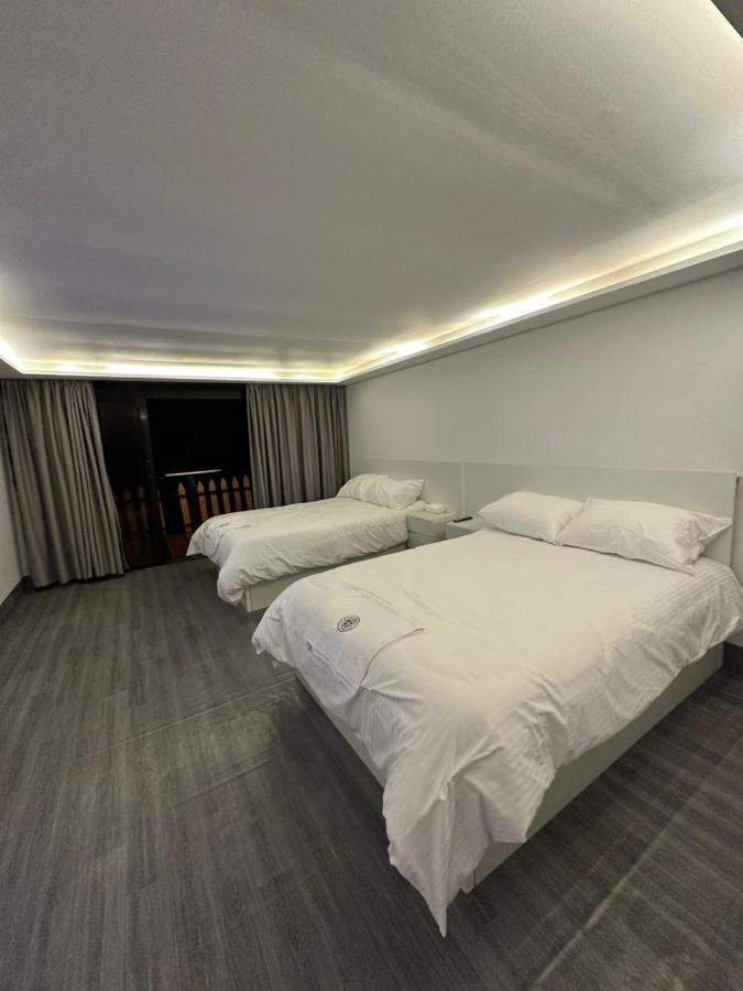 Evian Resort ‘Ajlūn Buitenkant foto